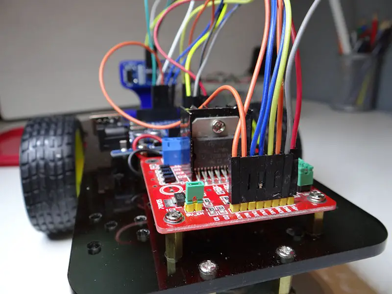Arduino Car Projects: Build an Obstacle Avoiding Robot With Less Than 